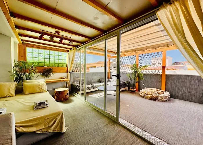 Golden Wave Surf 公寓