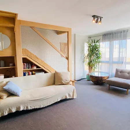 Golden Wave Surf Apartment