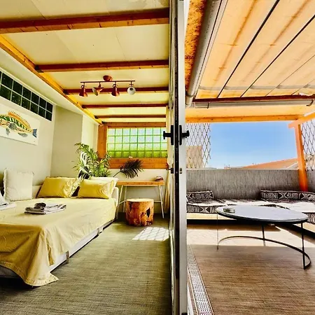 Golden Wave Surf Apartment