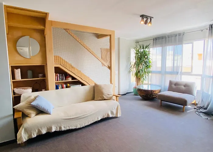 Golden Wave Surf Apartment