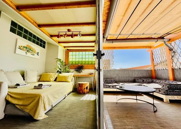 Golden Wave Surf Apartment