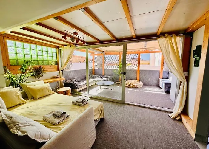 Golden Wave Surf Apartment *